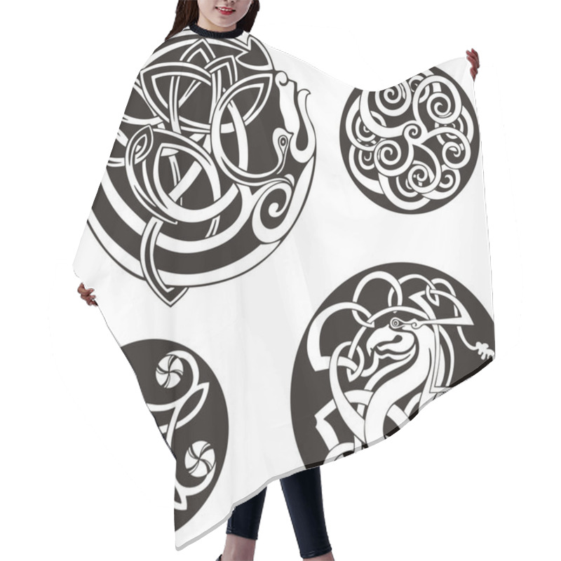 Personality  Round Celtic Knots Hair Cutting Cape