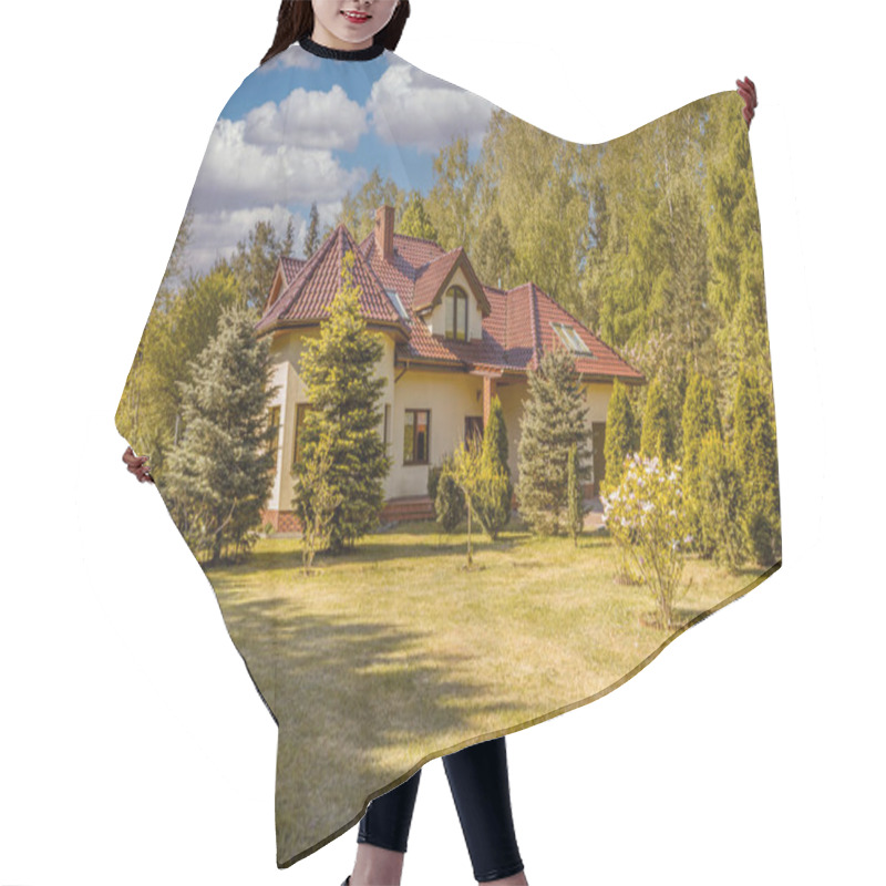 Personality  Single-family House With A Garden And Green Area. Hair Cutting Cape