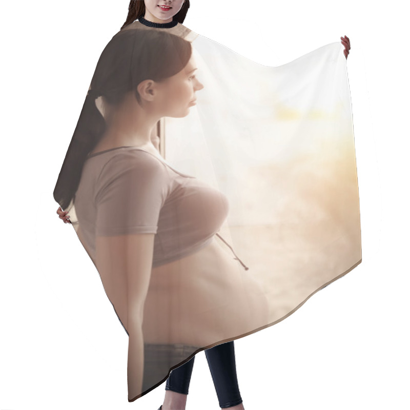 Personality  Sad Pregnant Woman Hair Cutting Cape