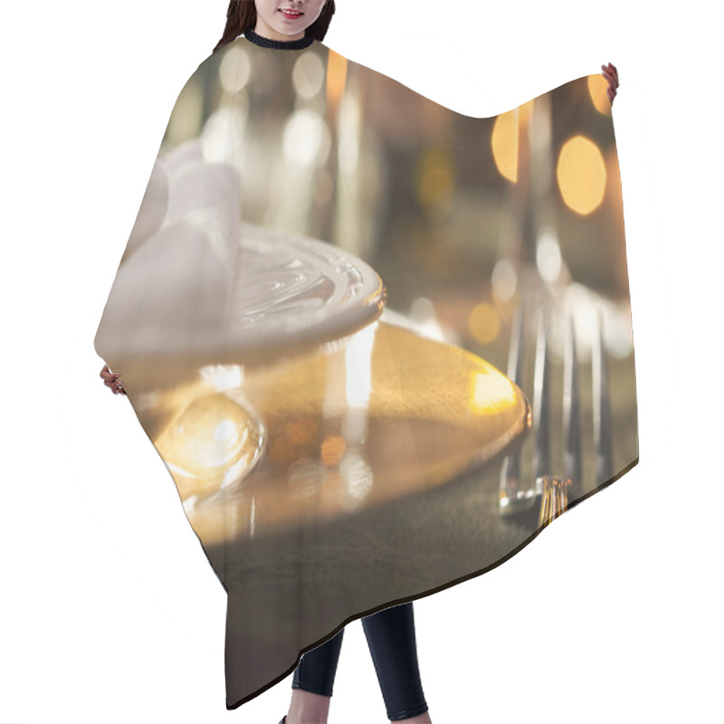 Personality  Elegant Dinner Setting Abstract Hair Cutting Cape