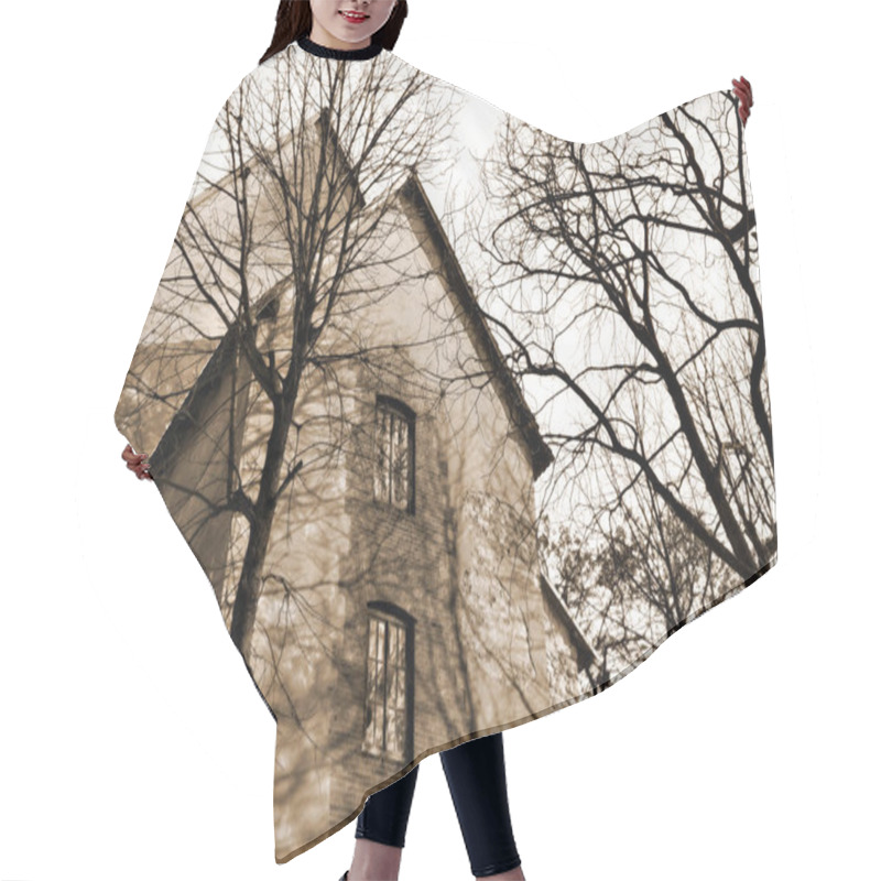 Personality  Old Grunge Abandoned House Hair Cutting Cape