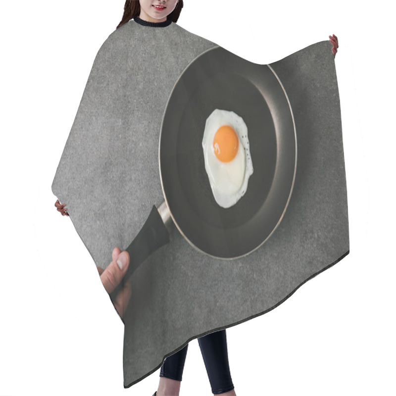 Personality  Partial Top View Of Person Holding Frying Pan With Fried Egg On Grey Hair Cutting Cape