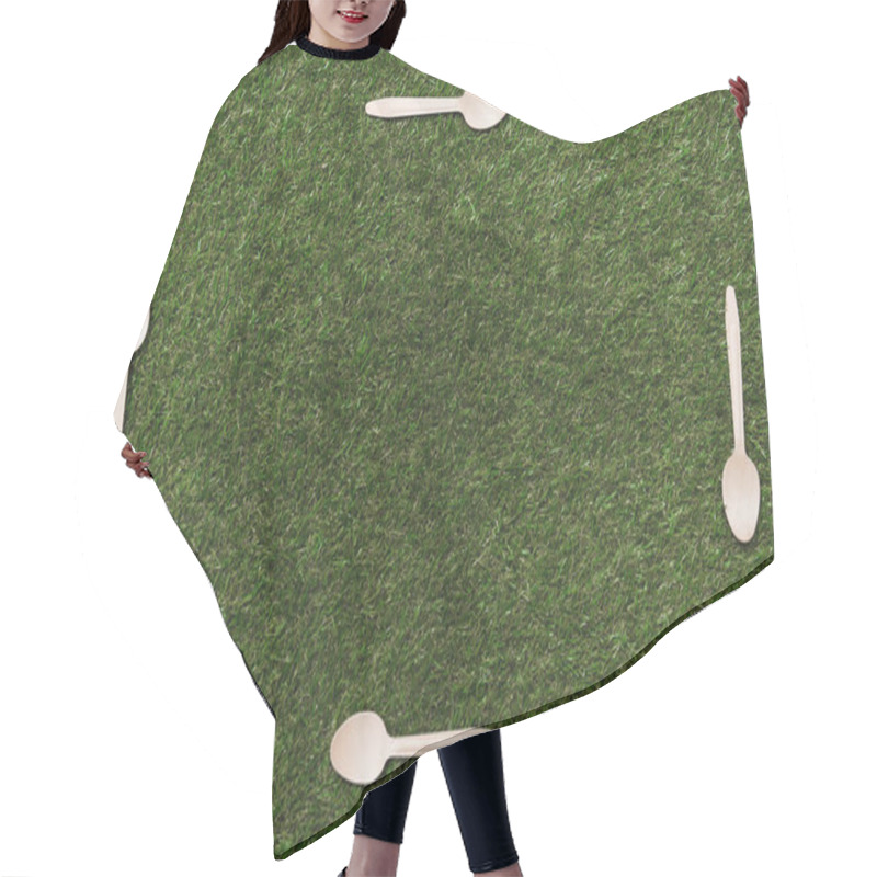 Personality  Wooden Spoons On Grass Hair Cutting Cape