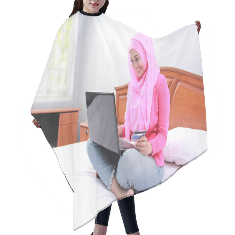 Personality  Young Muslim Woman Work Using Laptop On Bed Hair Cutting Cape