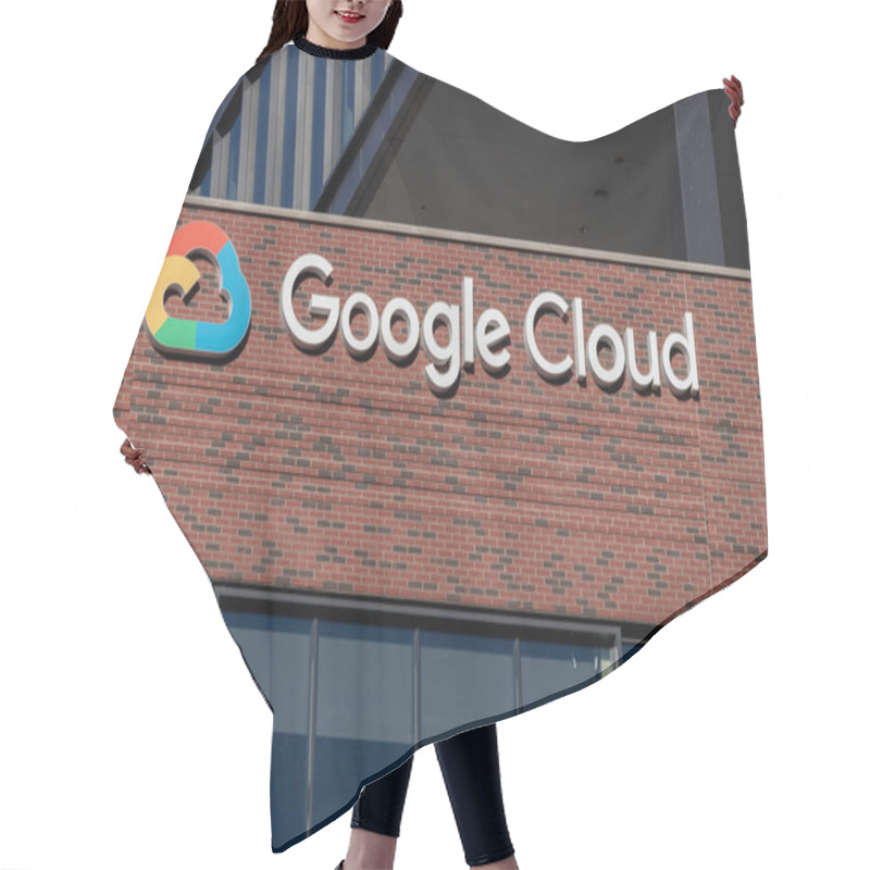 Personality  Chicago - Circa October 2022: Google Cloud Office. Google Is A Technology Company Known For Cloud Computing, Search Engine, Browser And Online Advertising. Hair Cutting Cape