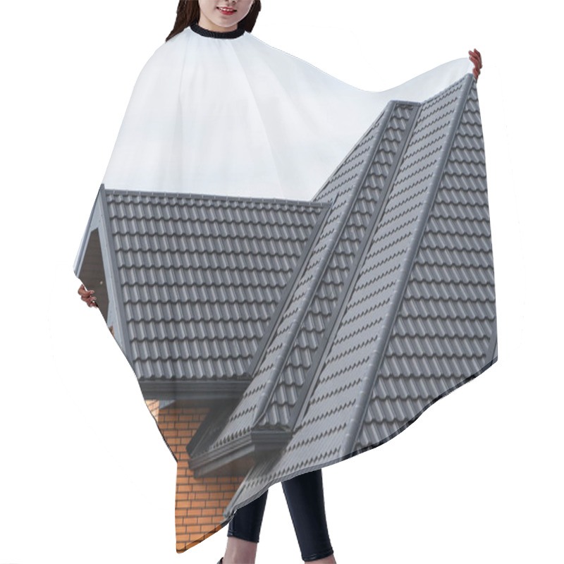 Personality  Roof Covering With Steel Tiles. Hair Cutting Cape