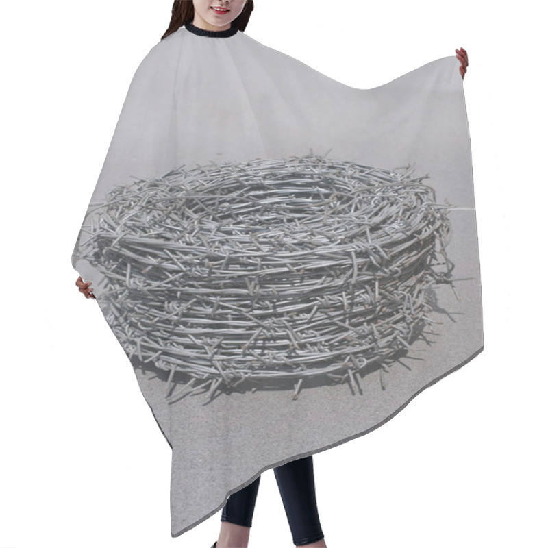 Personality  Barb Wire Roll Hair Cutting Cape