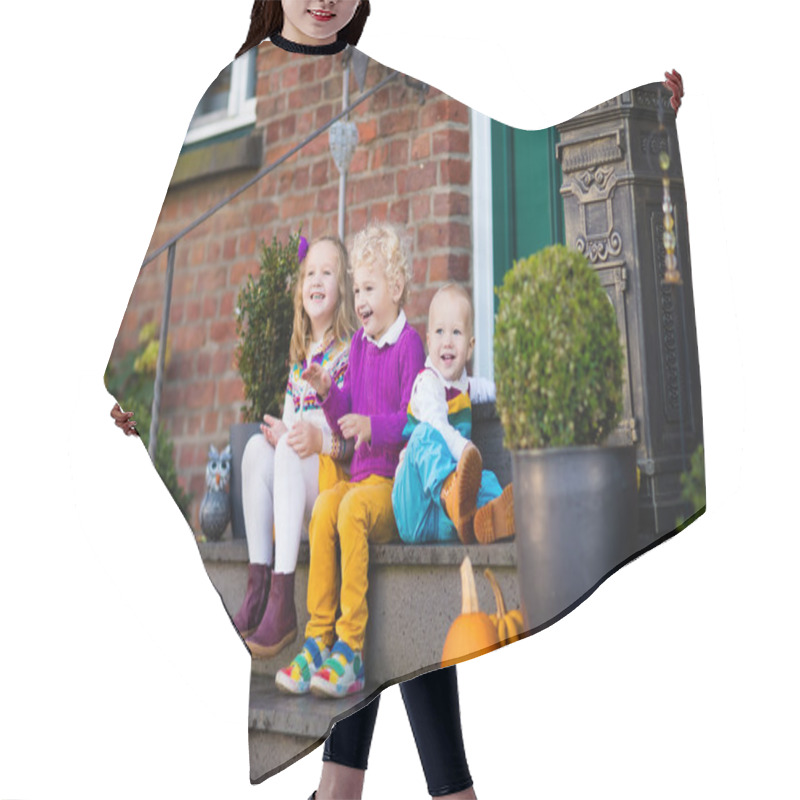 Personality  Kids At House Porch On Autumn Day Hair Cutting Cape