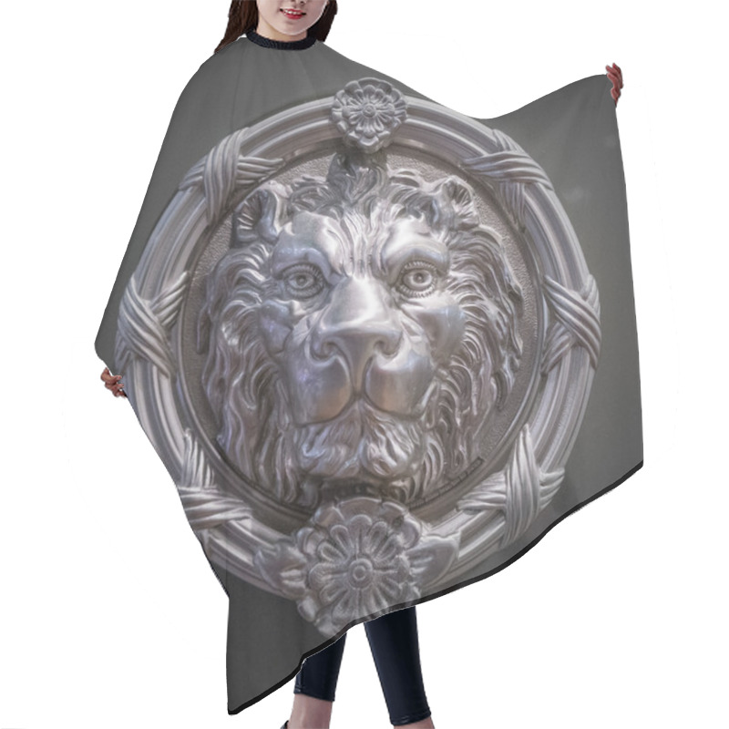 Personality  Metal Lion Head Hair Cutting Cape