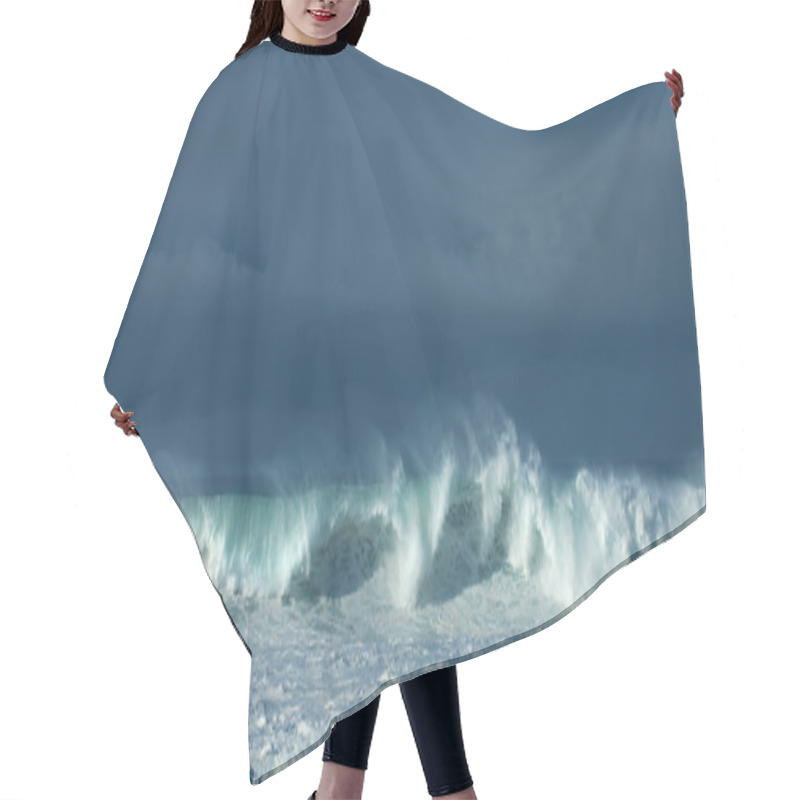 Personality  Breaking Waves Hair Cutting Cape