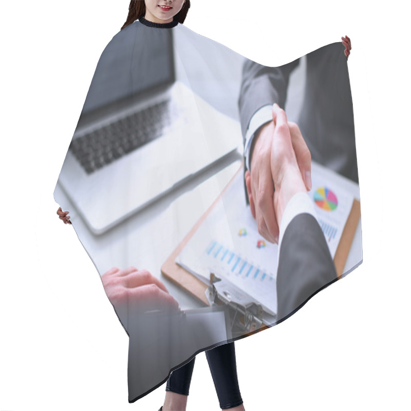 Personality  Business People Shaking Hands, Finishing Up A Meeting Hair Cutting Cape