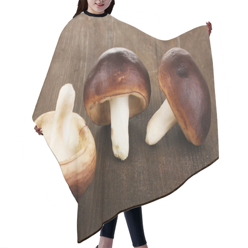 Personality  Fresh Mushrooms On Wooden Table Close-up Hair Cutting Cape