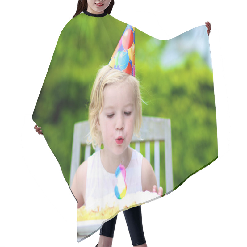 Personality  Little Girl Celebrating 3 Years Birthday Hair Cutting Cape