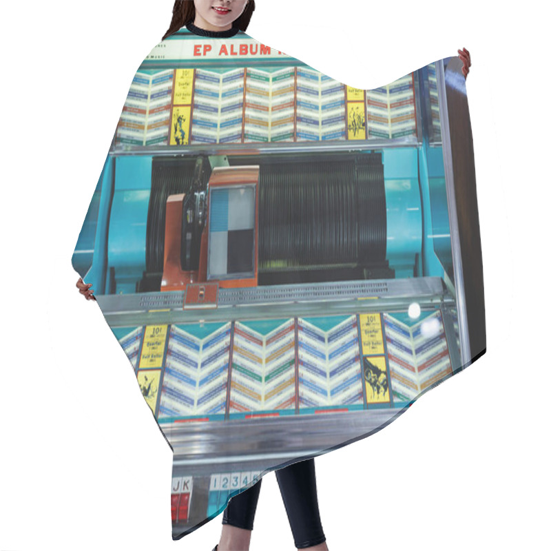 Personality  Details Of Retro Jukebox: Music And Dance In The 1940s And 1950s. Hair Cutting Cape