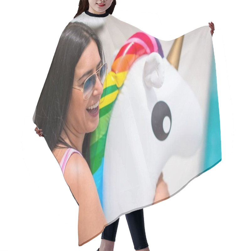 Personality  Beautiful Young Girl With Unicorn Float Hair Cutting Cape