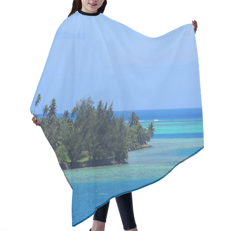 Personality  Moorea, French Polynesia Hair Cutting Cape