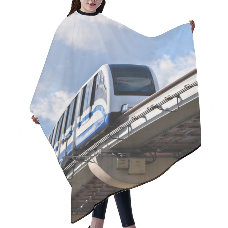 Personality  The Moscow Urban Transportation Hair Cutting Cape