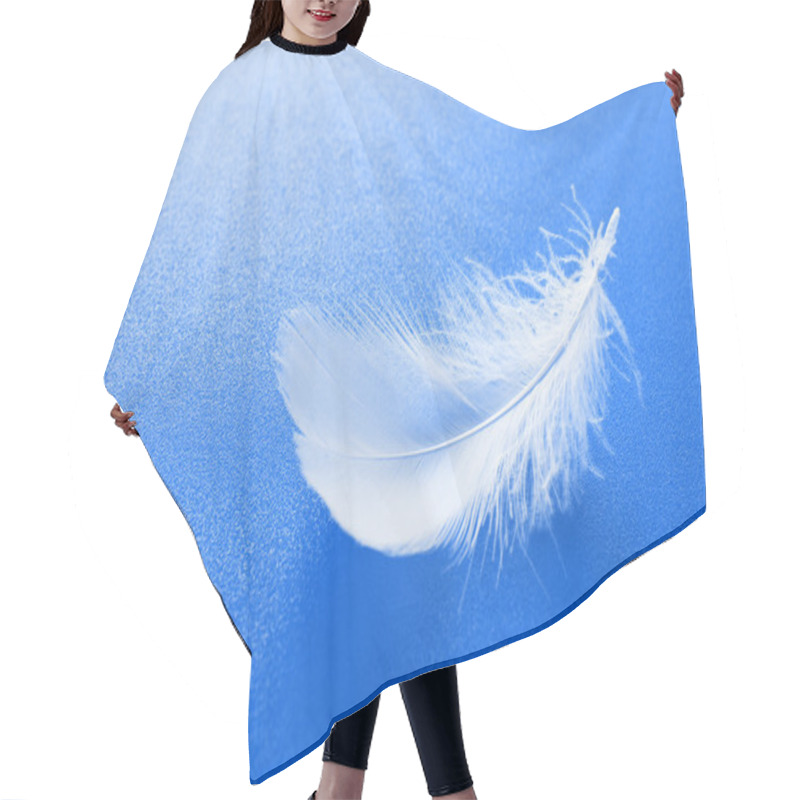 Personality  White Feather On Blue Hair Cutting Cape