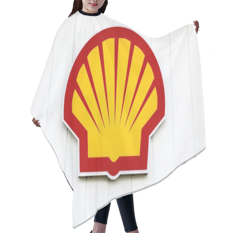 Personality  Macon, France - June 22, 2019: Shell Logo On A Gas Station. Shell Is An Anglo-Dutch Multinational Oil And Gas Company Headquartered In The Netherlands Hair Cutting Cape