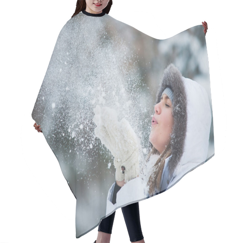 Personality  Beautiful Woman Blowing In The Snow Hair Cutting Cape