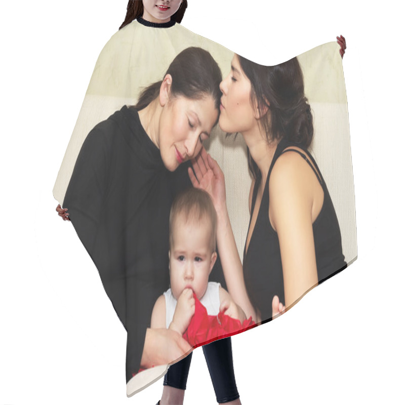 Personality  Grandmother, Mother And Daughter Hair Cutting Cape