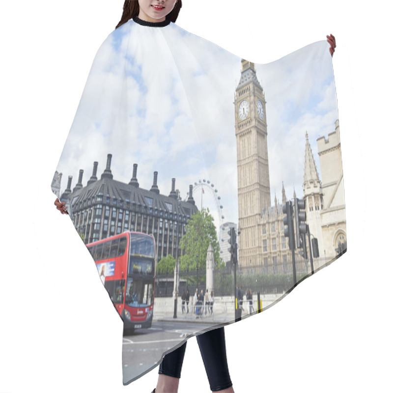 Personality  London Street Scene Hair Cutting Cape