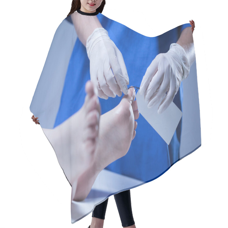 Personality  Nurse Labeling Of Corpse Hair Cutting Cape