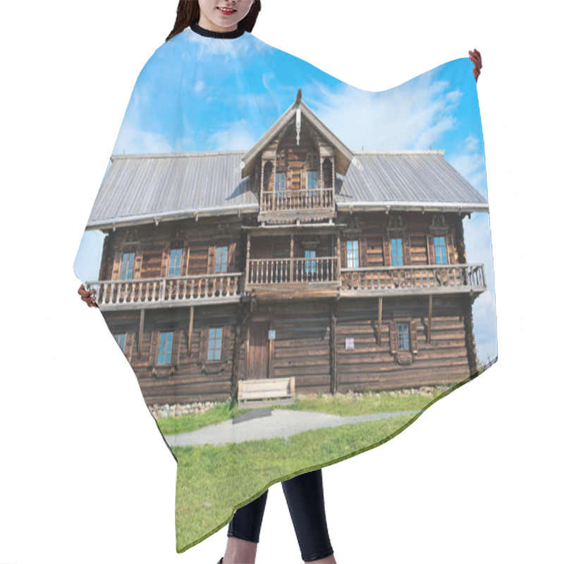 Personality  Traditional Russian House On The Island Kizhi Hair Cutting Cape