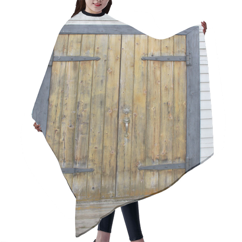 Personality  Rustic Door Hair Cutting Cape