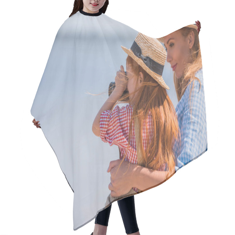 Personality  Mother And Daughter With Camera Hair Cutting Cape