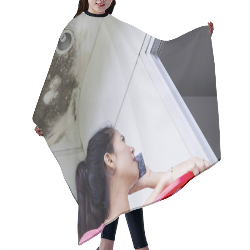 Personality  Woman With Smartphone Under Damaged Ceiling Hair Cutting Cape