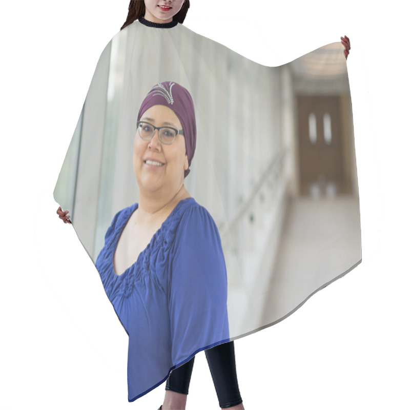 Personality  Breast Cancer Patient Wearing Hair Cap Hair Cutting Cape