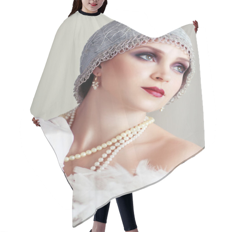 Personality  Young Flapper Woman Hair Cutting Cape