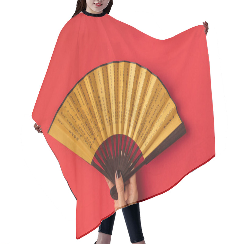 Personality  Oriental Fan In Hand Hair Cutting Cape