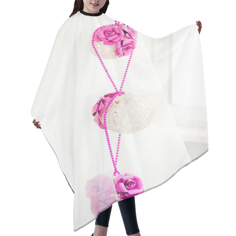 Personality  Bridal Decorations Of Spheres With Pink Flowers Hair Cutting Cape