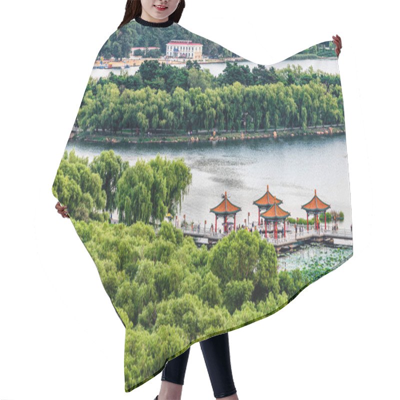 Personality  Landscape Of Nanhu Park In Changchun, China Hair Cutting Cape