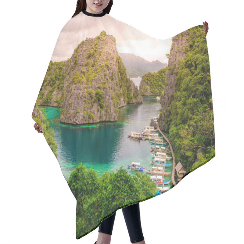 Personality  Blue Crystal Water In Paradise Bay With Boats On The Wooden Pier At Kayangan Lake In Coron Island, Palawan, Philippines. Hair Cutting Cape