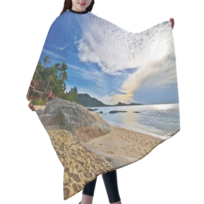 Personality  Sunrise Beach Hair Cutting Cape