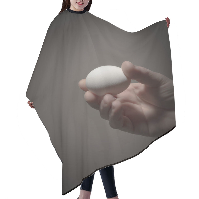 Personality  Hand Hold An White Egg Hair Cutting Cape