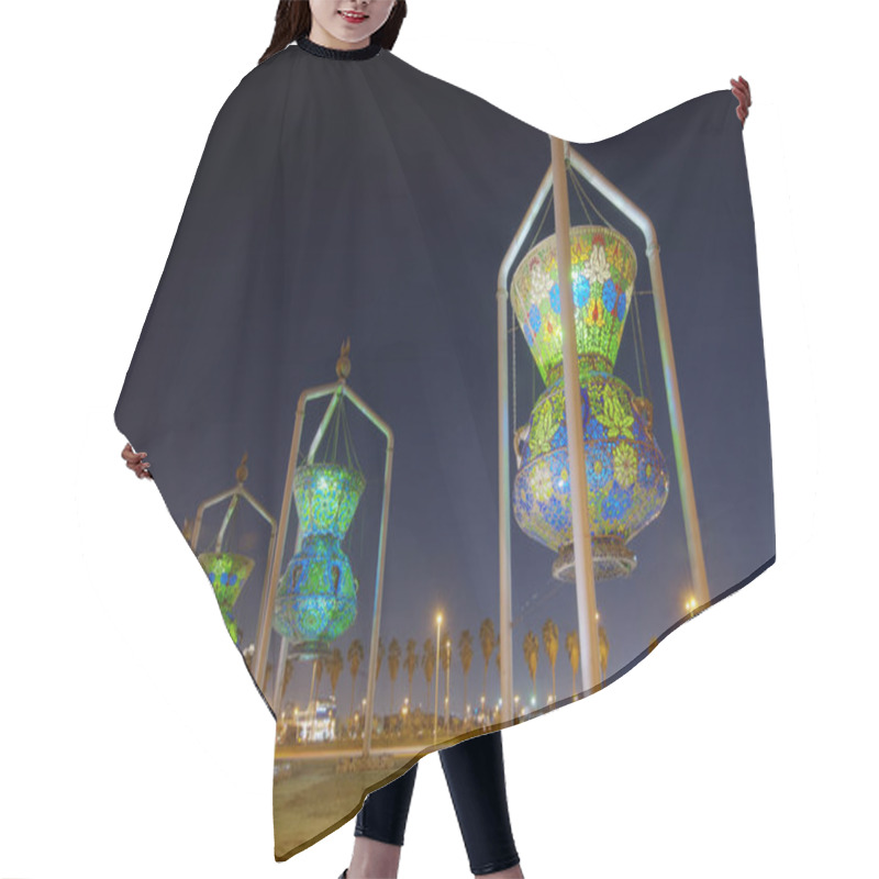 Personality  Jeddah Landmark, Islamic Design Monument Antique Lights Sculptur Hair Cutting Cape