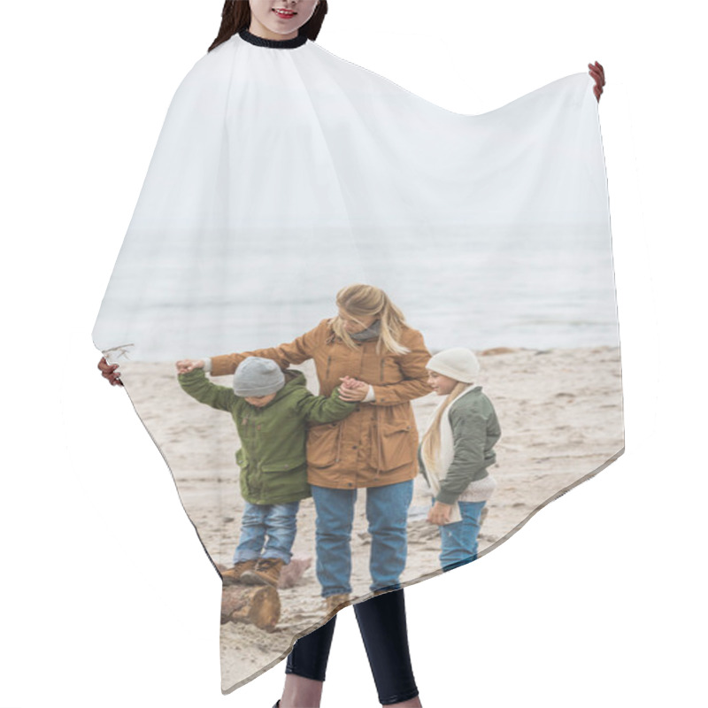 Personality  Mother And Kids On Seashore Hair Cutting Cape