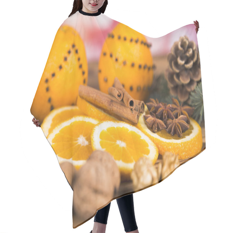 Personality  Christmas Tree With Cones, Oranges With Cinnamon And Aniseed Hair Cutting Cape