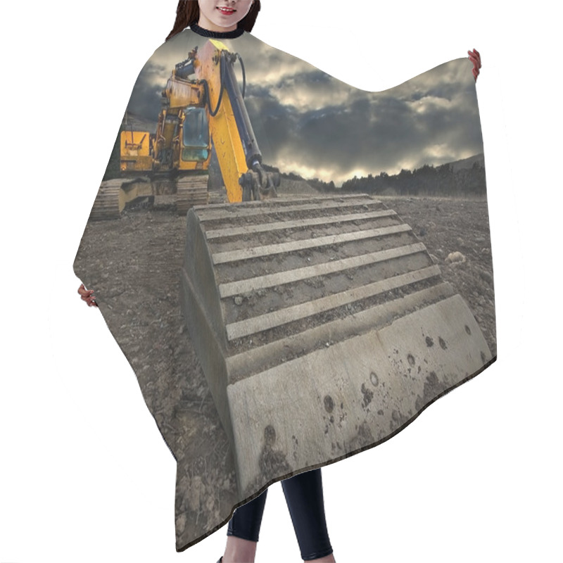 Personality  Threatening Excavator Hair Cutting Cape