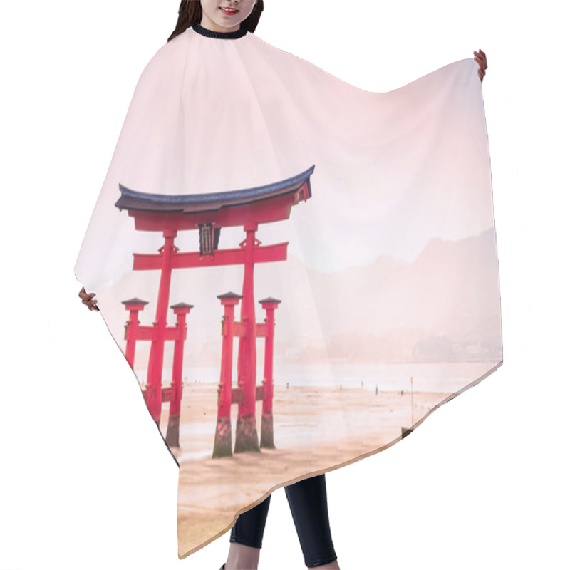 Personality  Miyajima, Hiroshima, Japan Hair Cutting Cape