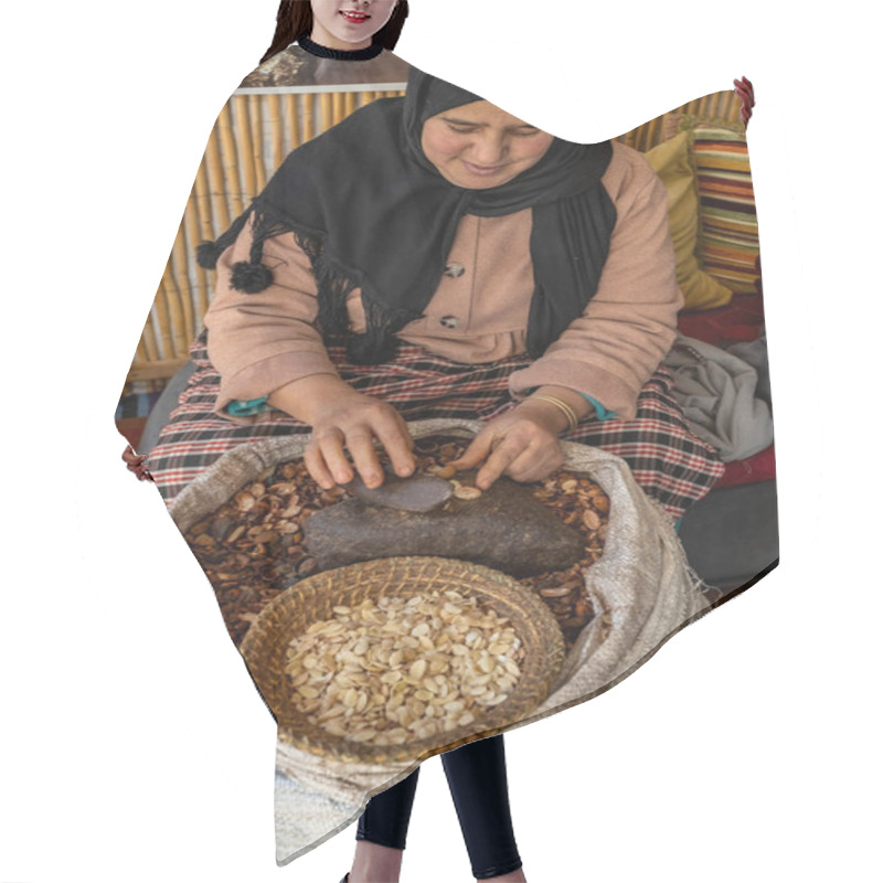 Personality  Close Up Of Woman's Hands Peeling Argan Fruits On The Argan Oil Factory Morocco Hair Cutting Cape