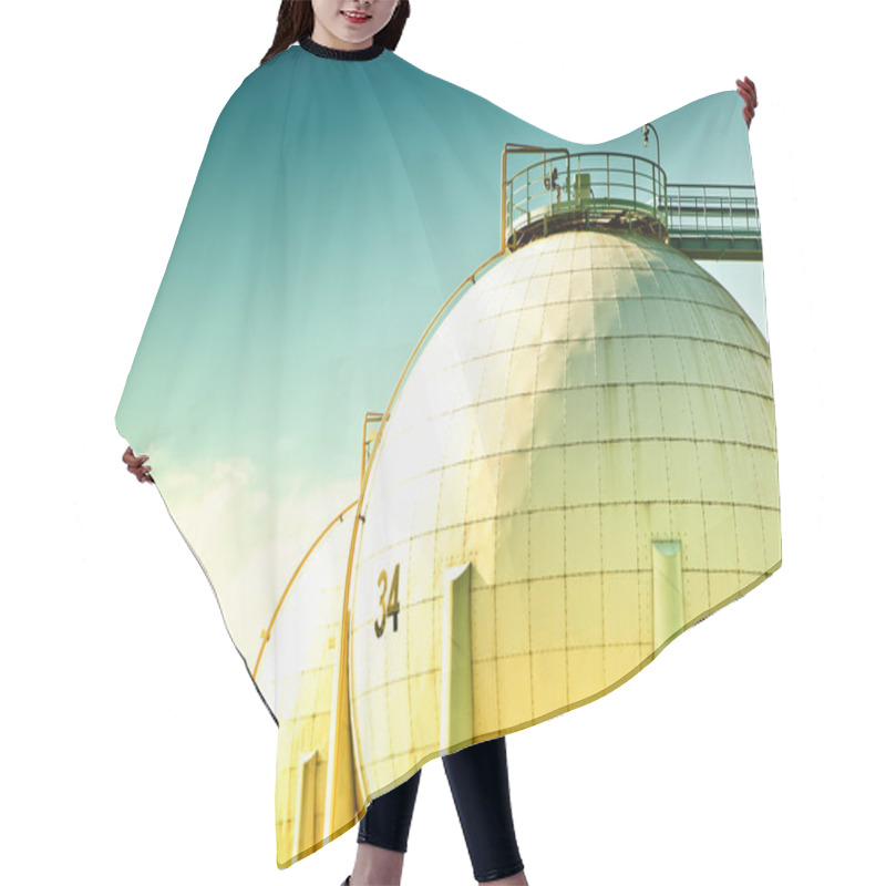 Personality  Petroleum Storage Tank Hair Cutting Cape