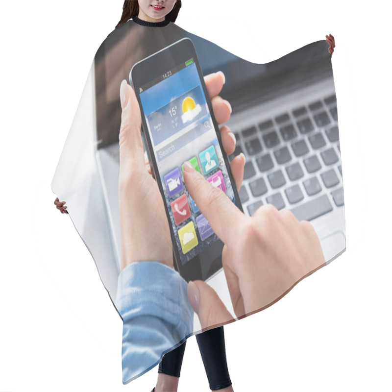 Personality  Woman Using Smart Phone Hair Cutting Cape