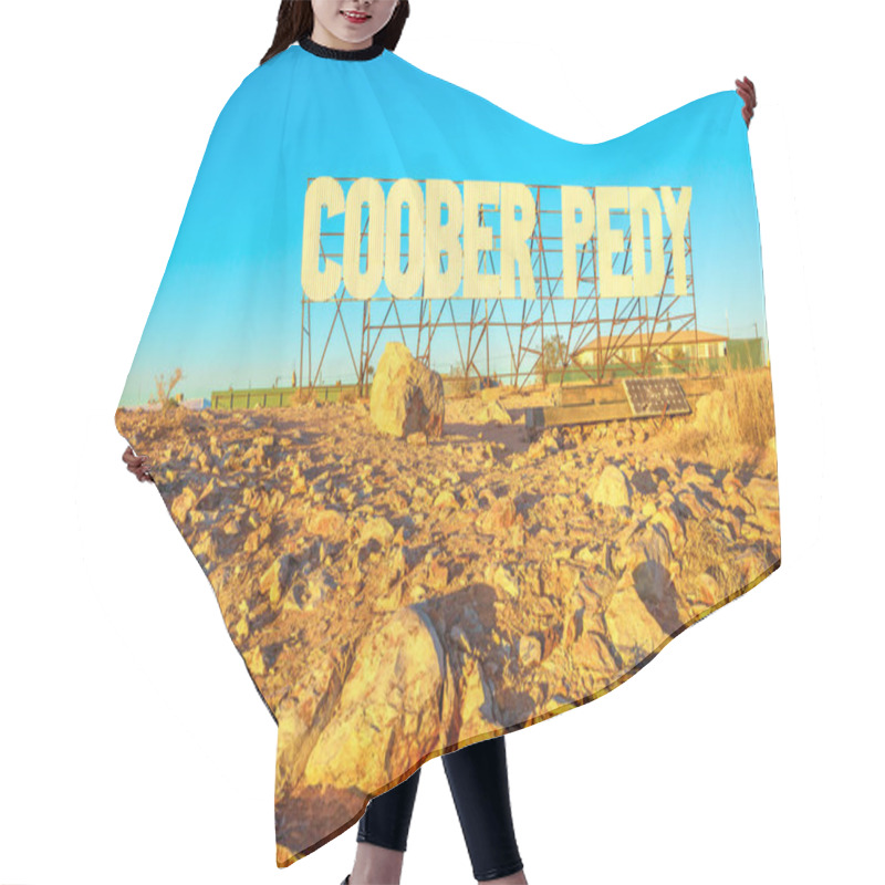 Personality  Coober Pedy Wellcome Sign At Sunset Hair Cutting Cape