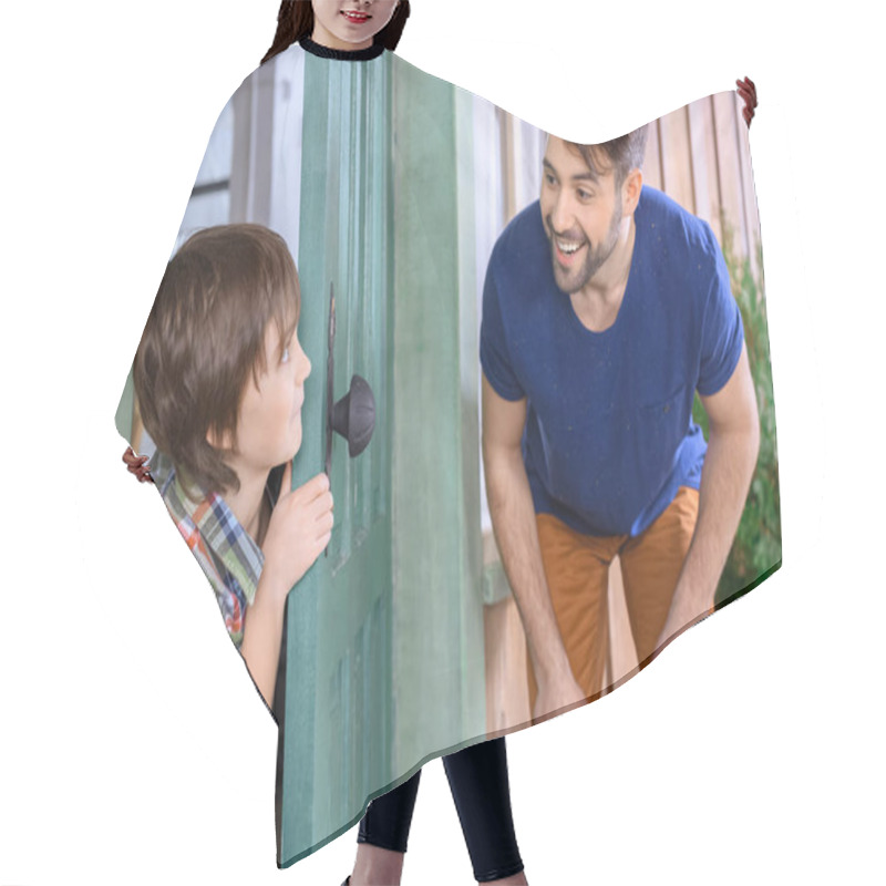 Personality  Father And Son Playing Hide And Seek Hair Cutting Cape