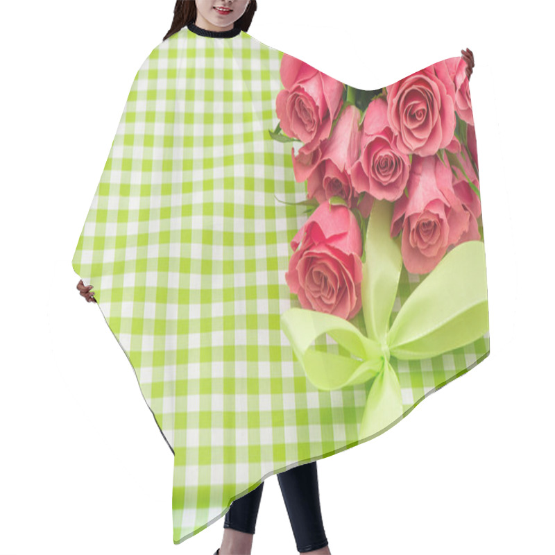 Personality  Fresh Pink Roses Over Green Gift Background Hair Cutting Cape